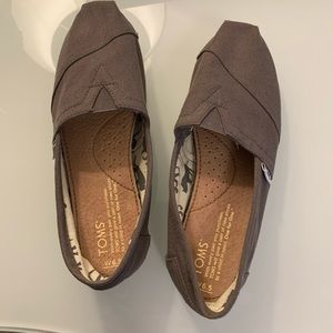 Tom’s ash grey casual shoes women’s 6.5